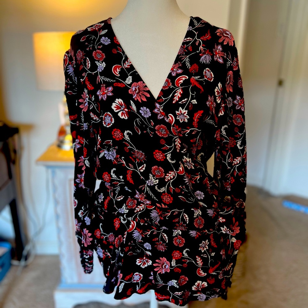 Banana Republic Surplice crossover style blouse. Size L